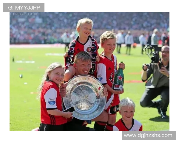 盘点震撼绿茵场的经典瞬间打造热血足球球星剪辑合集